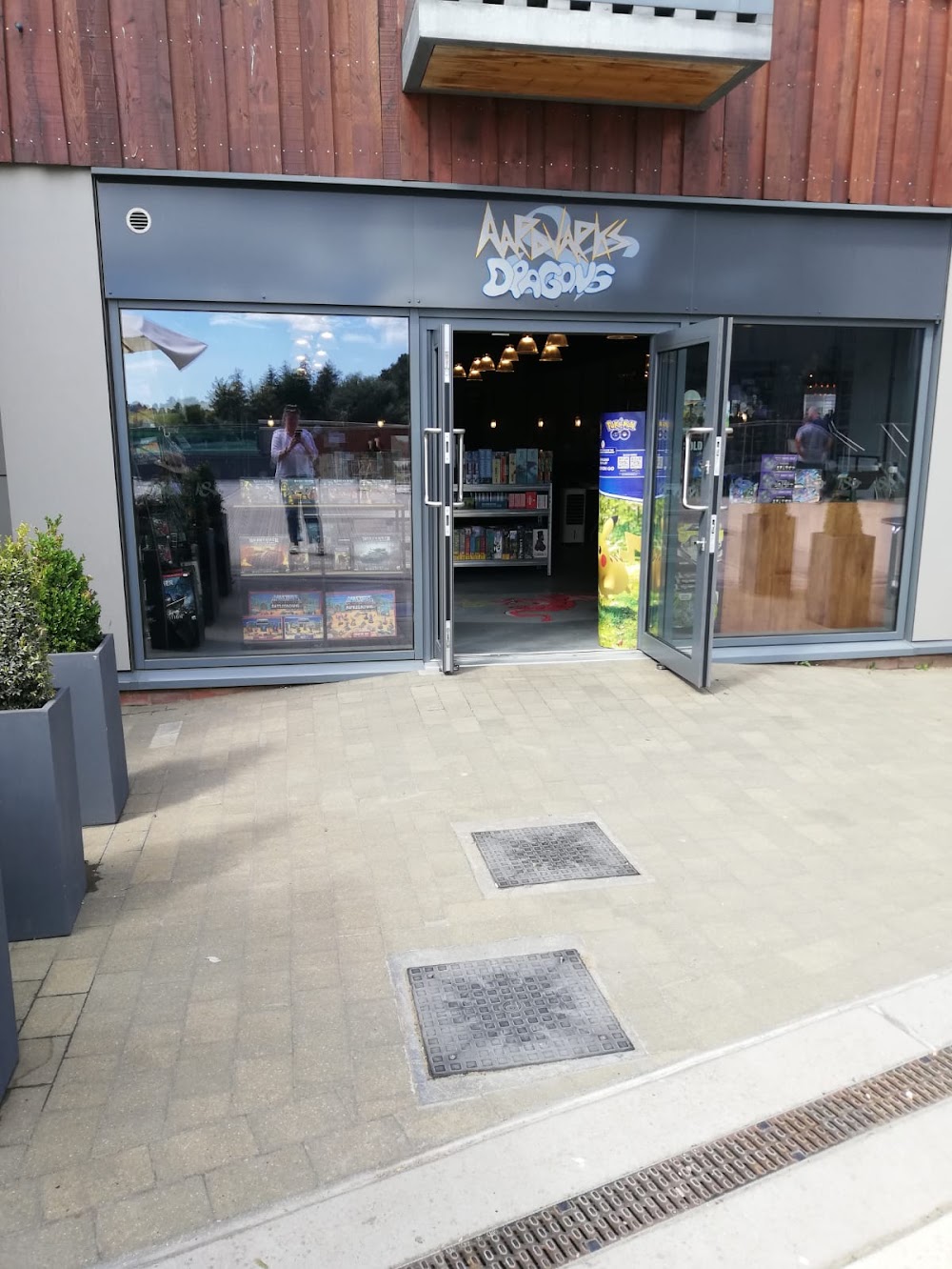 Aardvarks & Dragons, tienda de TCG en Woodbridge