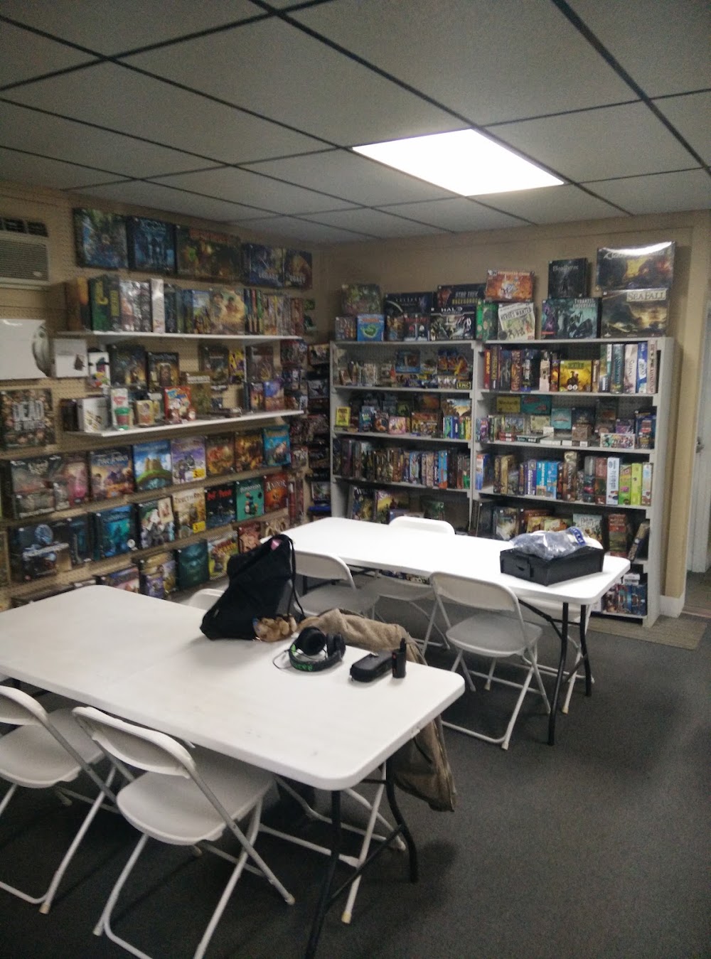 Acropolis Games, tienda de TCG en Adrian