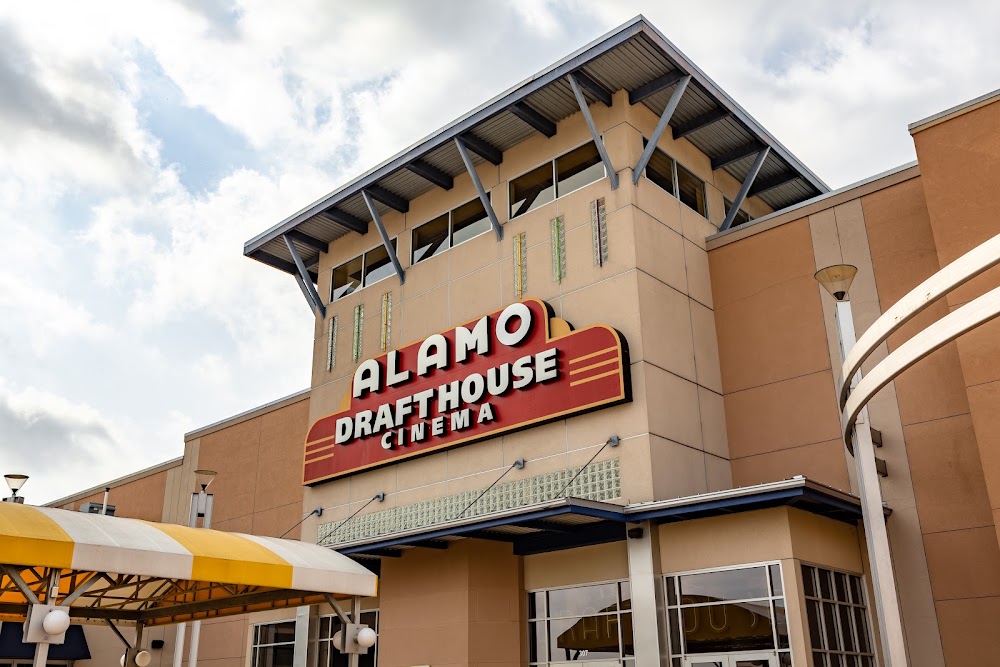Alamo Drafthouse Cinema Park North, tienda de TCG en San Antonio