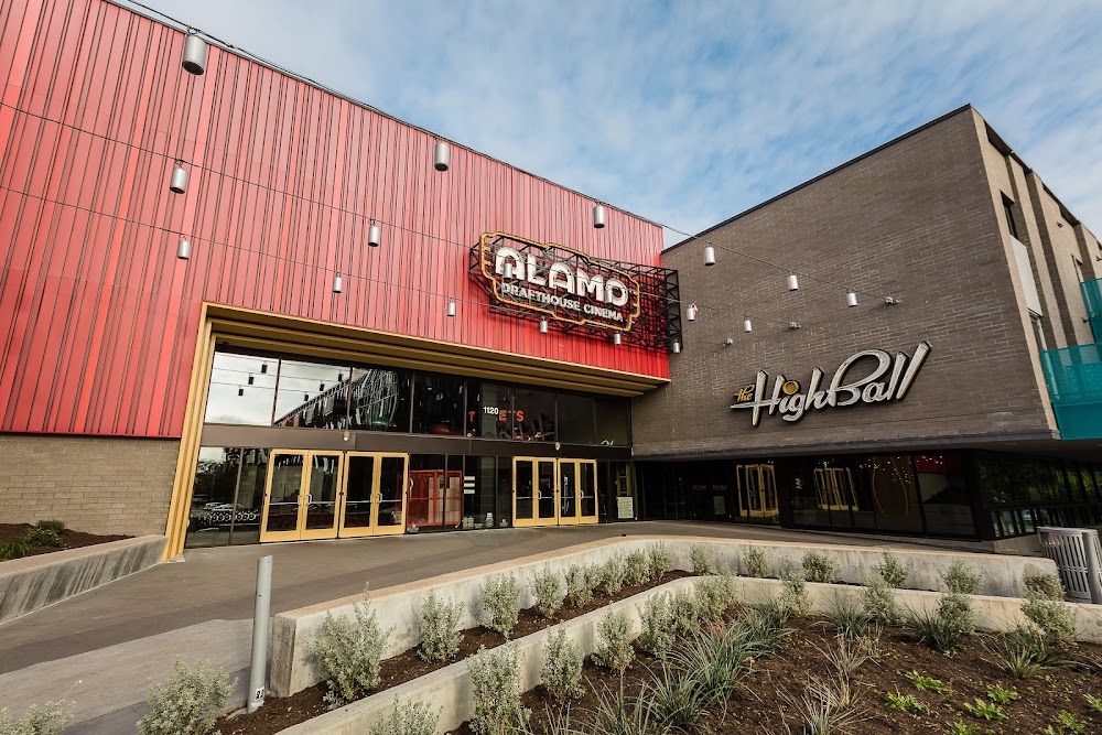 Alamo Drafthouse Cinema South Lamar, tienda de TCG en Austin