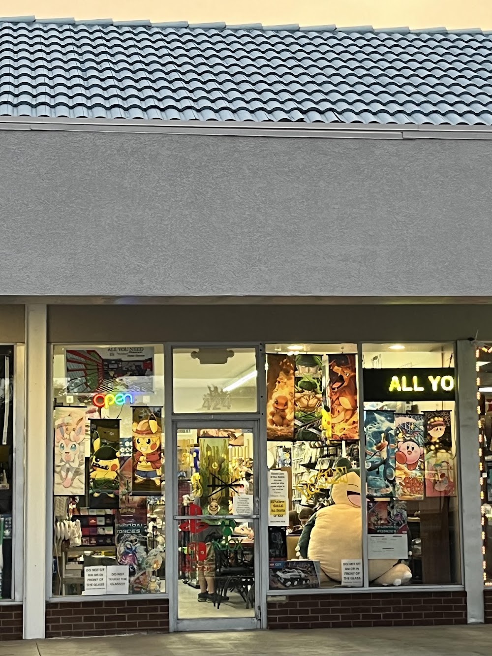 All You Need Is, tienda de TCG en Ocala