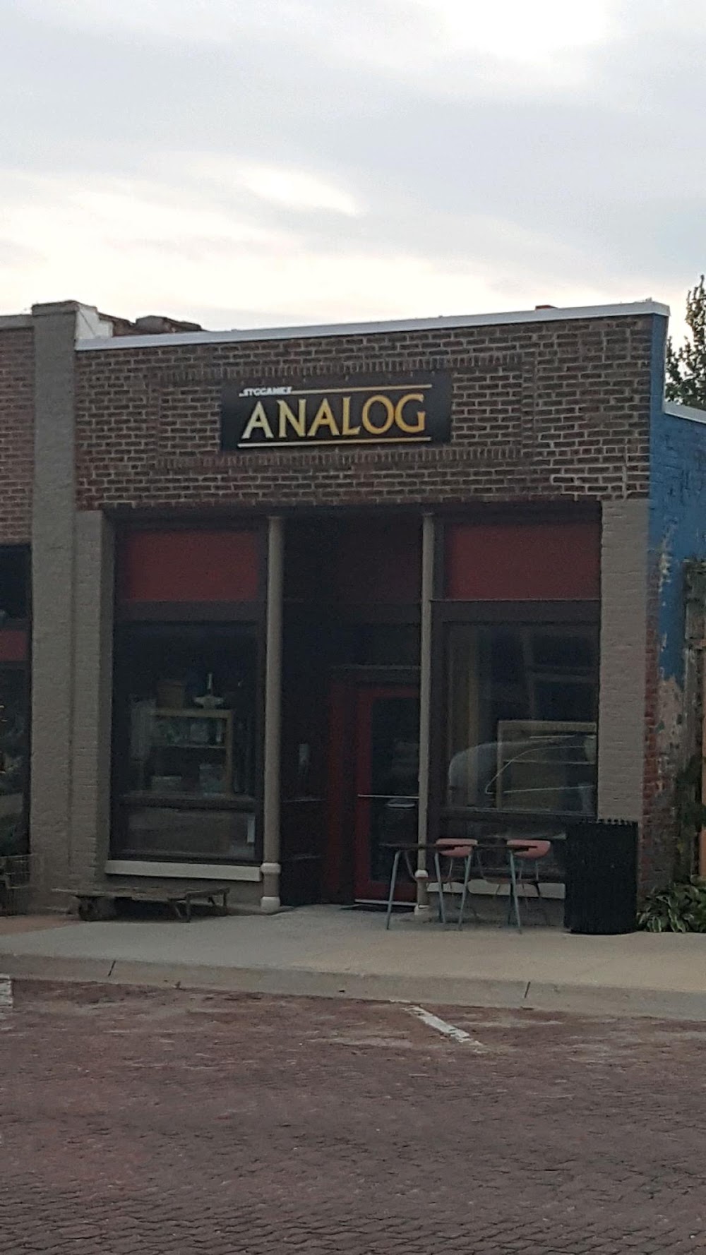 ANALOG, tienda de TCG en Walnut