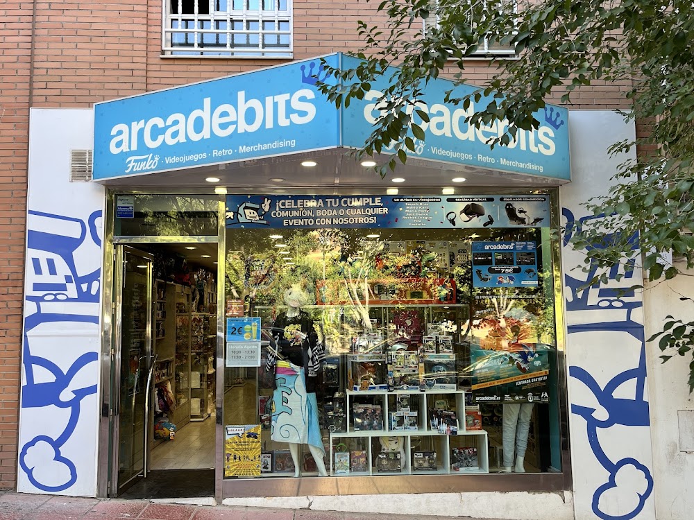 Arcade Bits, tienda de TCG en Almería