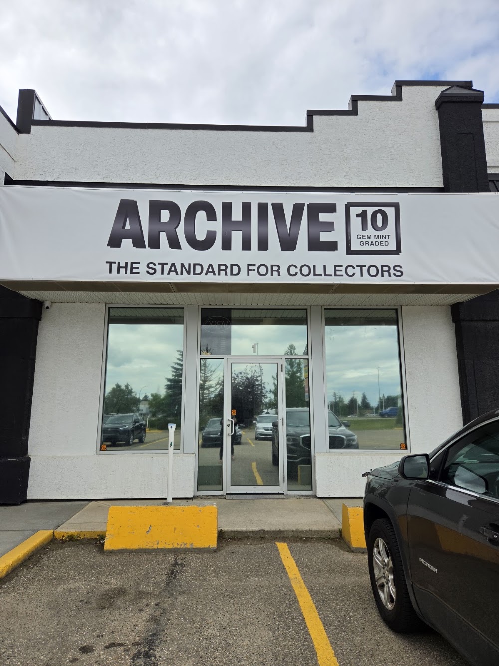 Archive 10, tienda de TCG en Red Deer