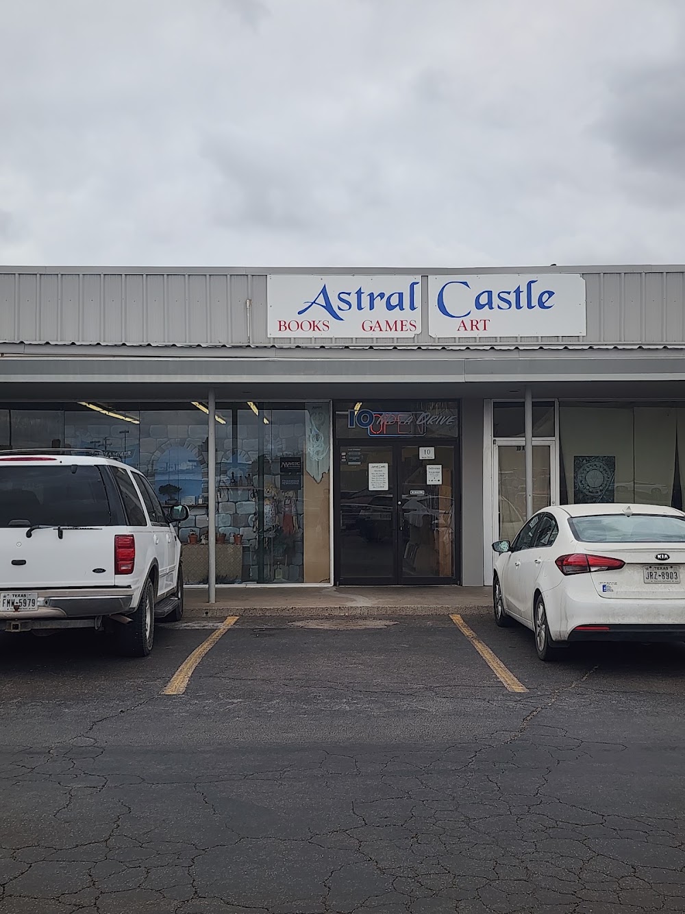 Astral Castle, tienda de TCG en Midland