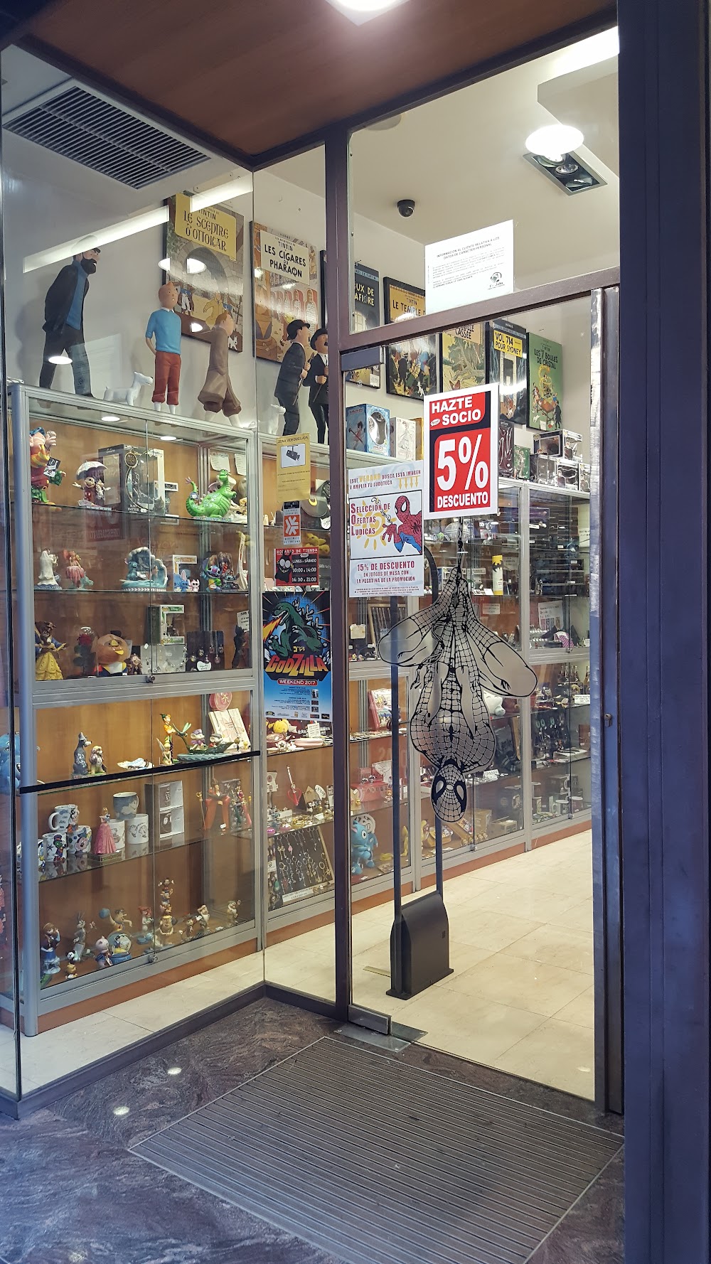 Ateneo Cómics, tienda de TCG en Alicante