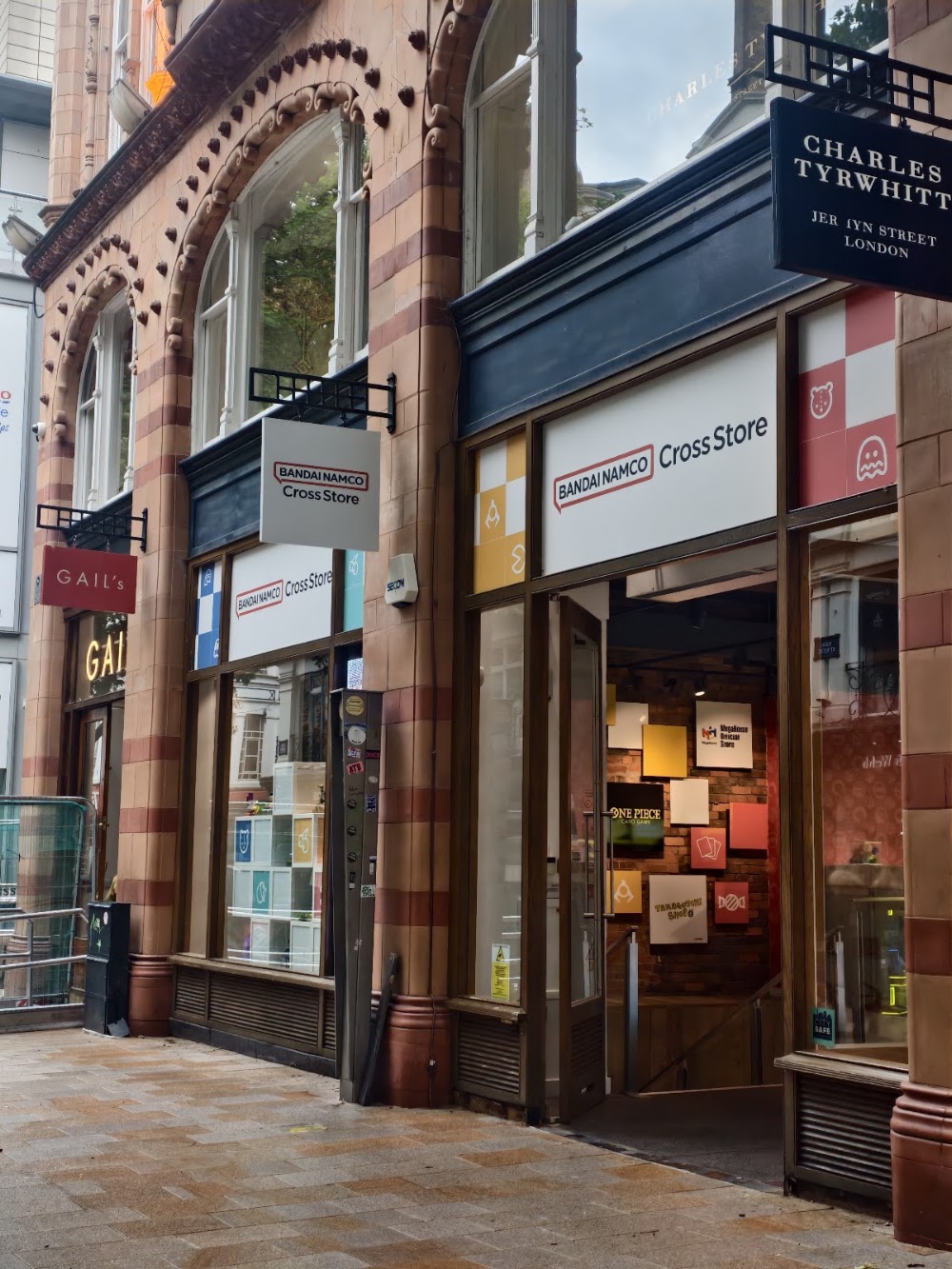Bandai Namco Cross Store Birmingham, tienda de TCG en Birmingham
