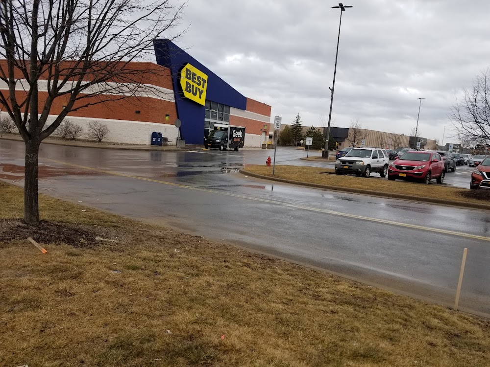 Bazaar Trader, tienda de TCG en Plattsburgh