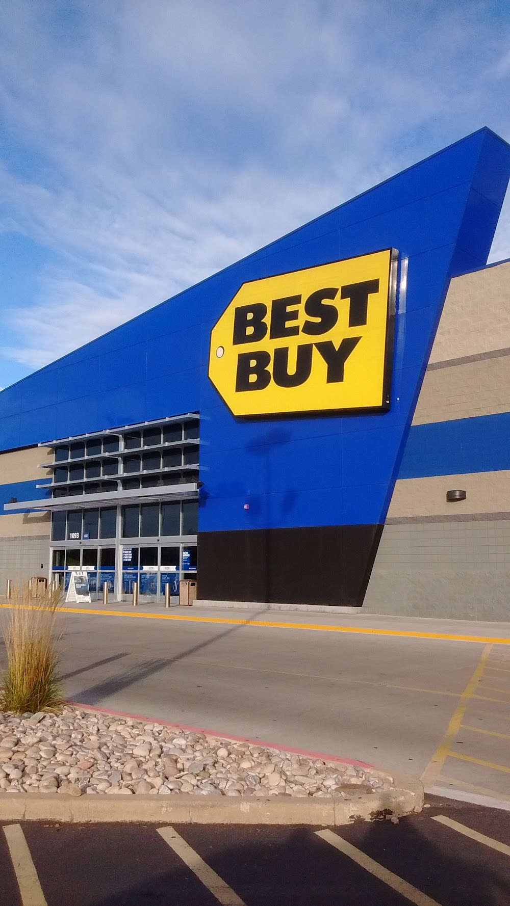Best Buy - Riverdale, tienda de TCG en Ogden