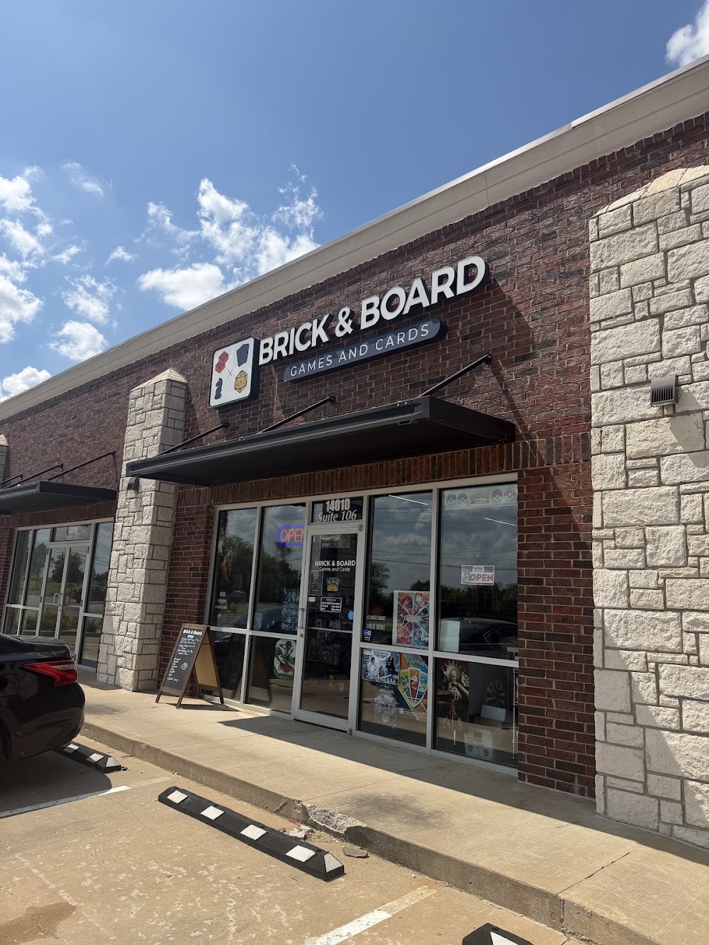 Brick & Board Games and Cards, tienda de TCG en Glenpool