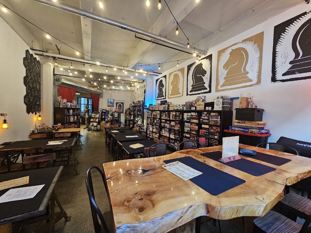 Brooklyn Game Knight, tienda de TCG en Brooklyn