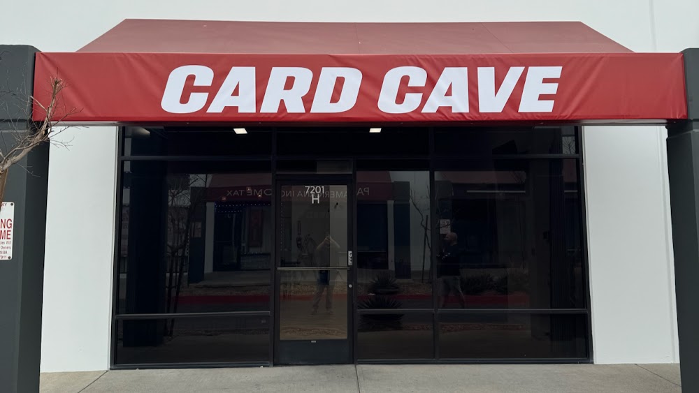 Card Cave, tienda de TCG en Riverside