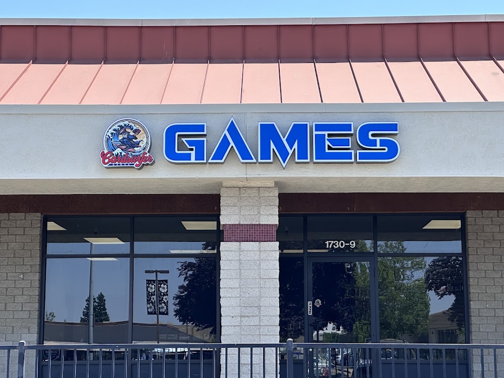 Cardsurfer Games, tienda de TCG en Roseville