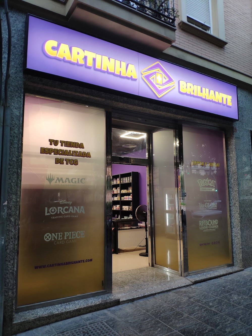 Cartinha Brilhante, tienda de TCG en Almería