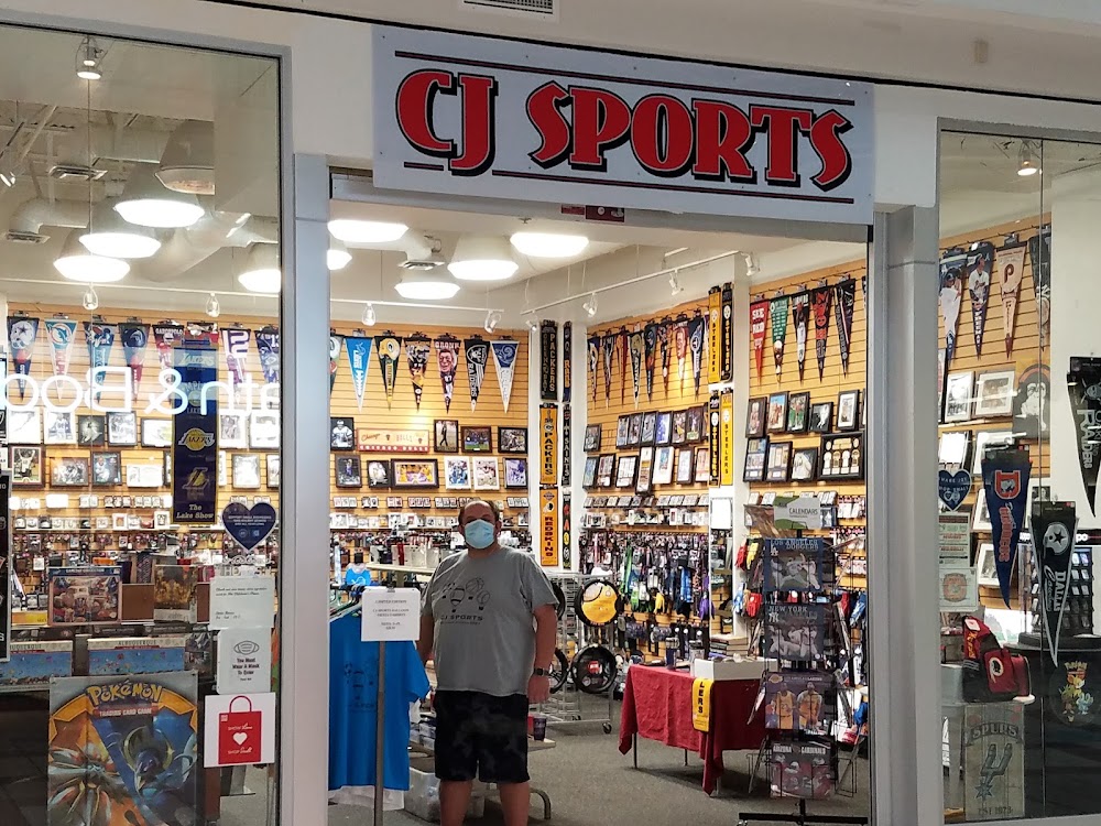 CJ Sports, Collectibles & More, tienda de TCG en Albuquerque