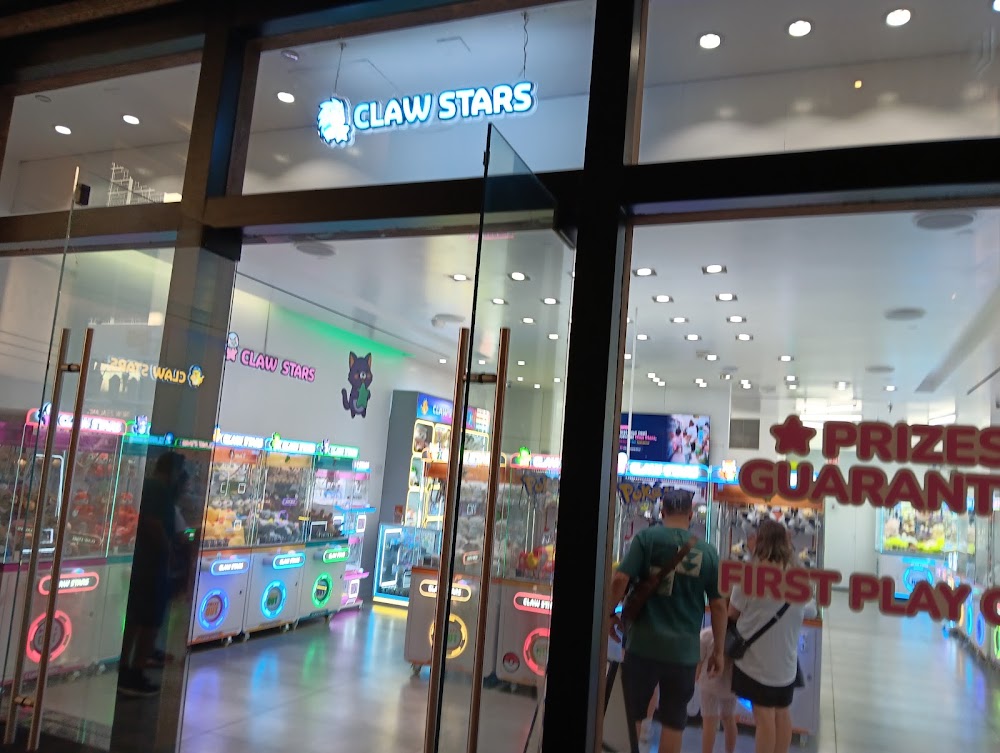 CLAW STARS, tienda de TCG en Los Angeles