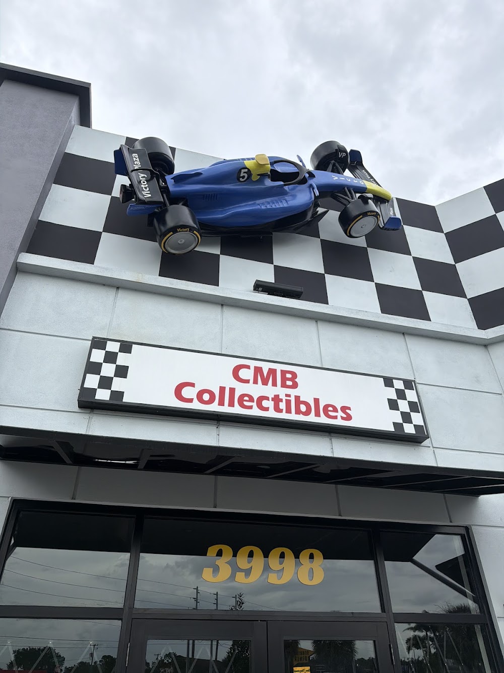 CMB Collectibles, tienda de TCG en Sebring