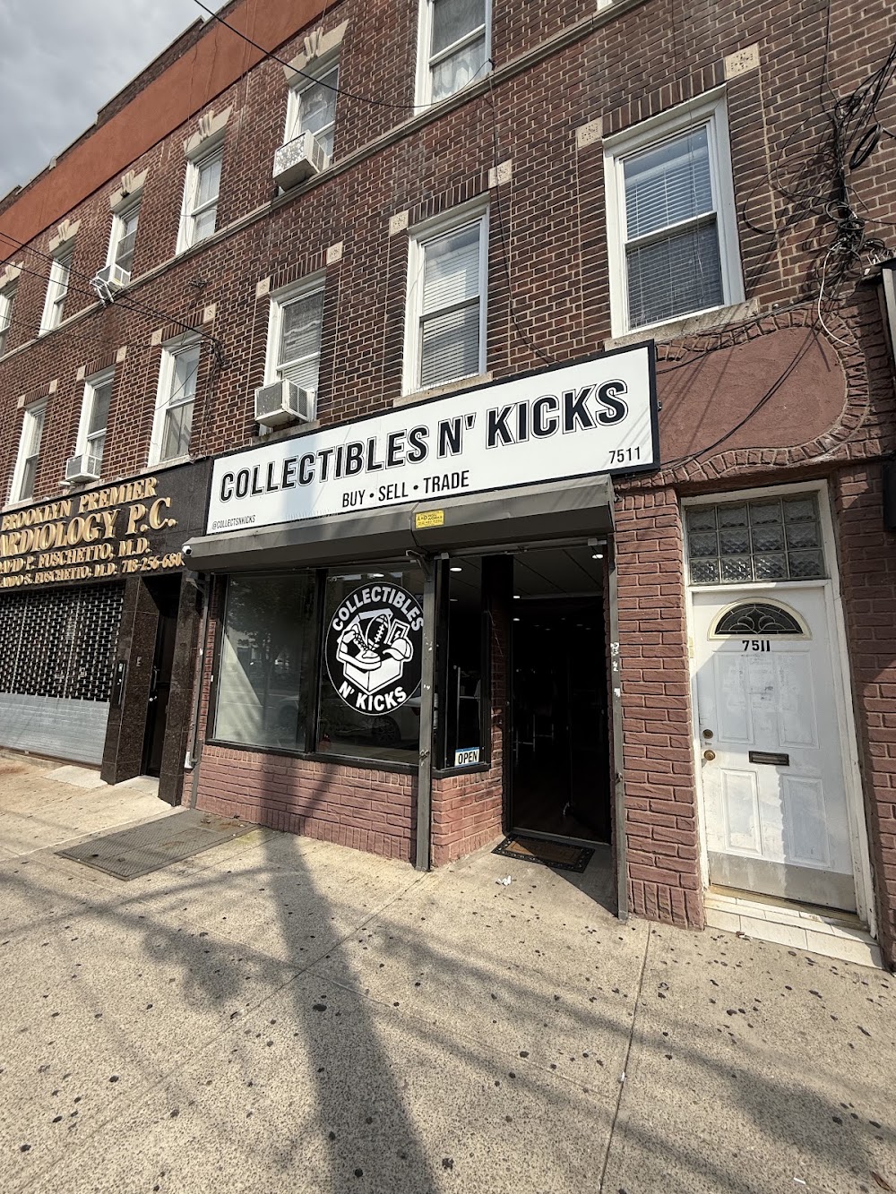 Collectibles N' Kicks, tienda de TCG en Brooklyn