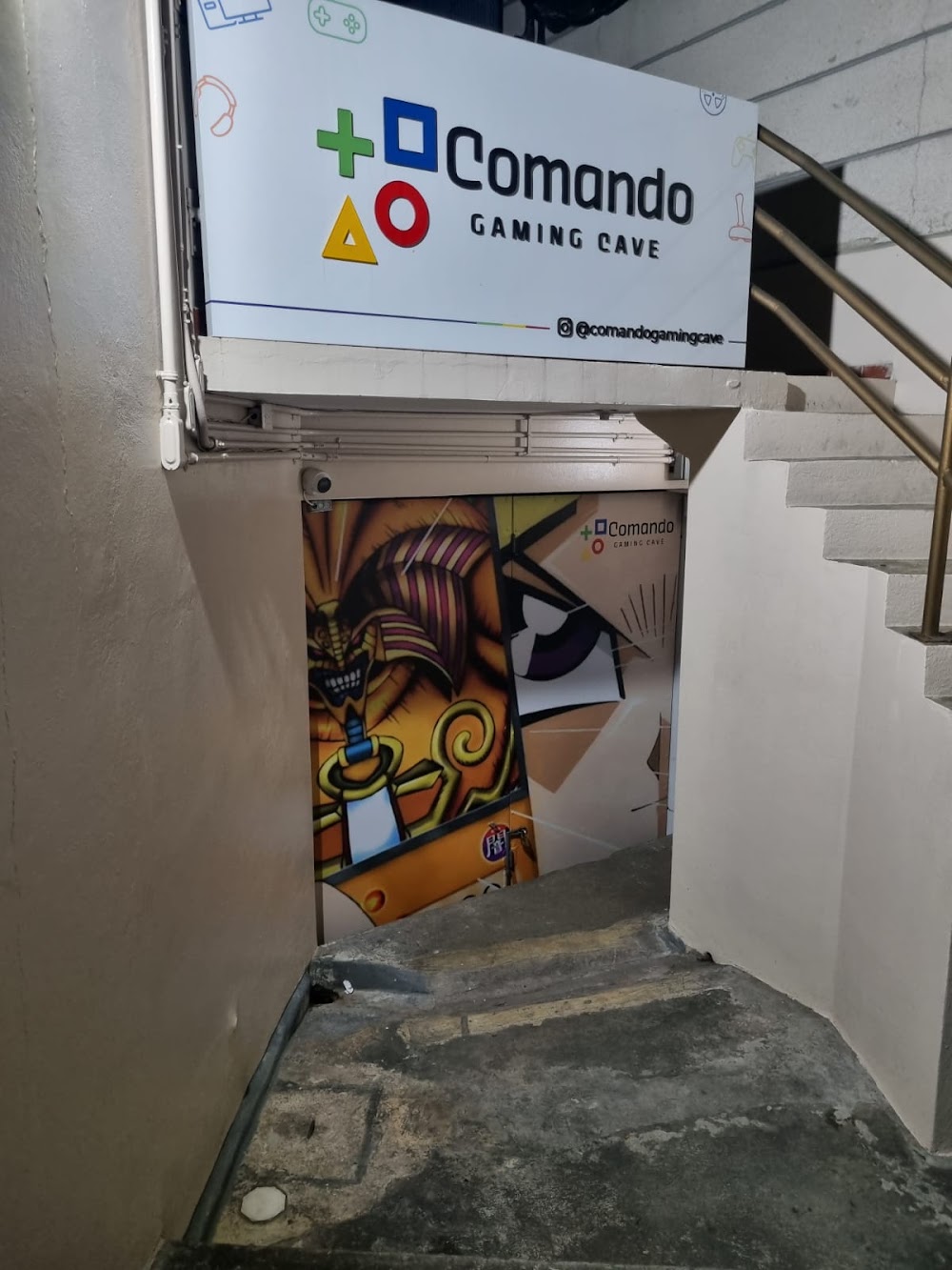 Comando Gaming Cave