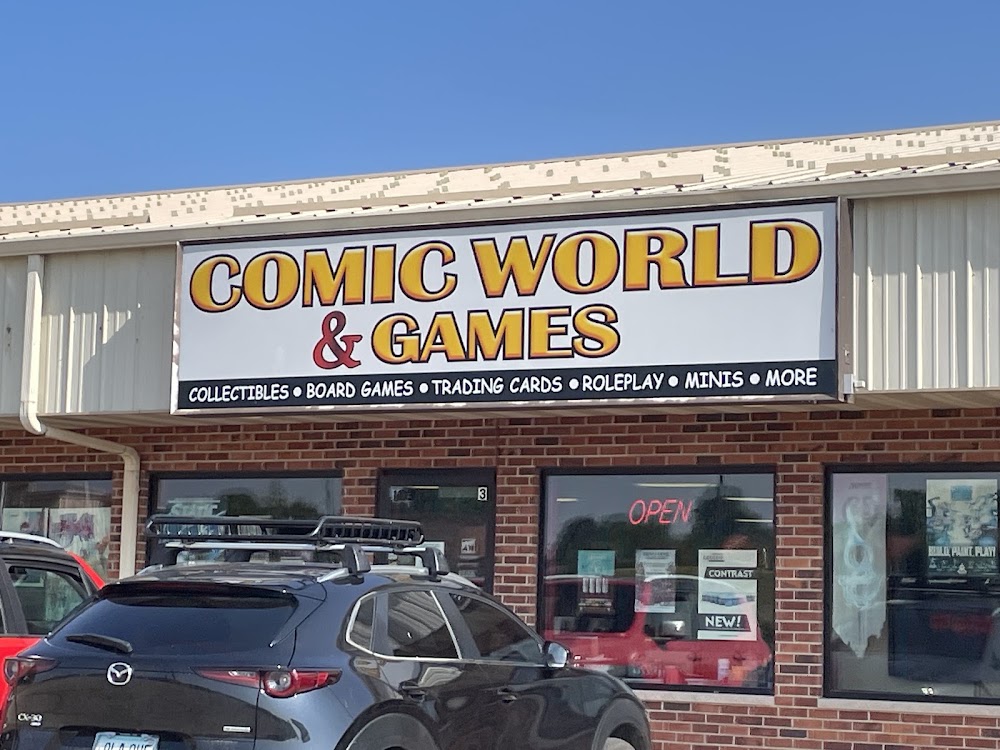 Comic World & Games, tienda de TCG en Dubuque