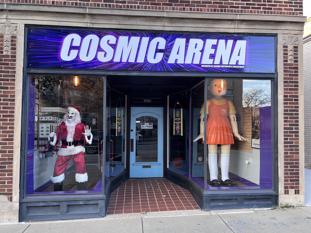 Cosmic Arena, tienda de TCG en Shorewood