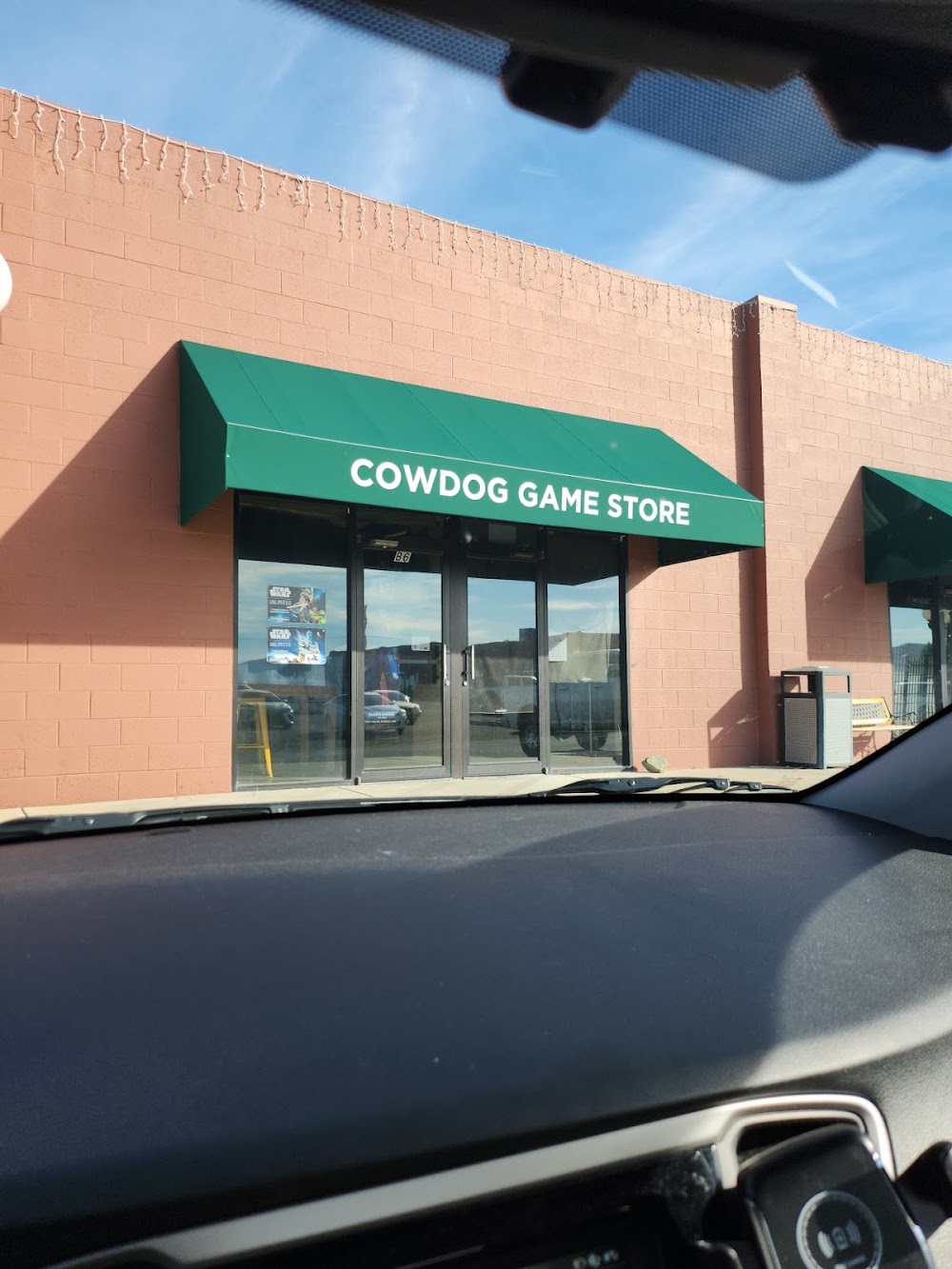 Cowdog Game Store, tienda de TCG en Chino Valley