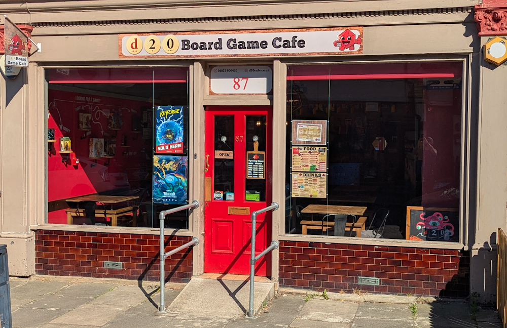 D20 Board Game Café, tienda de TCG en Watford