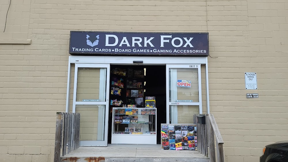 Dark Fox TCG, tienda de TCG en Hamilton