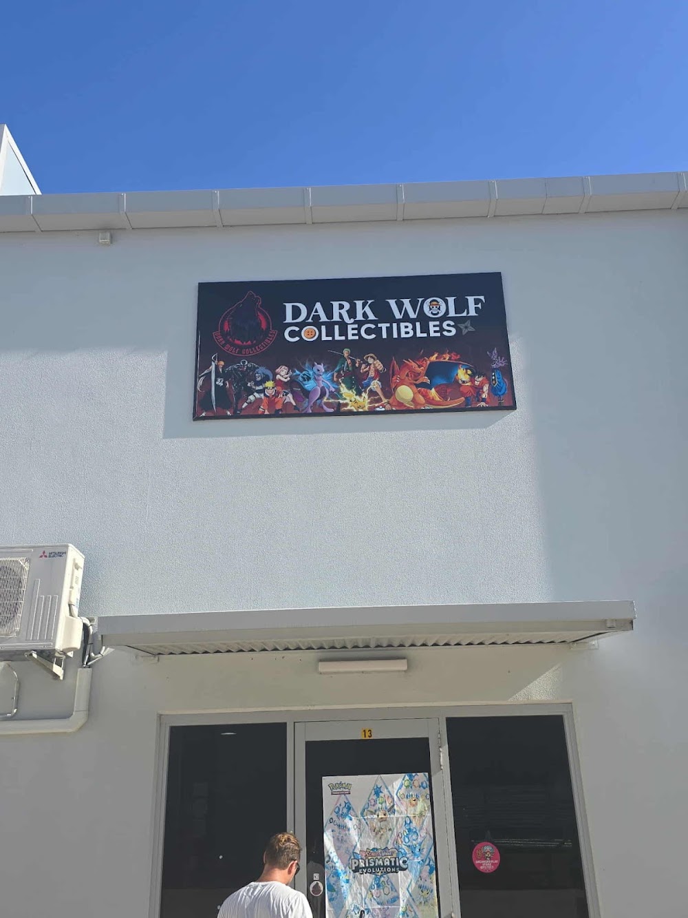 Dark Wolf Collectibles, tienda de TCG en Burpengary