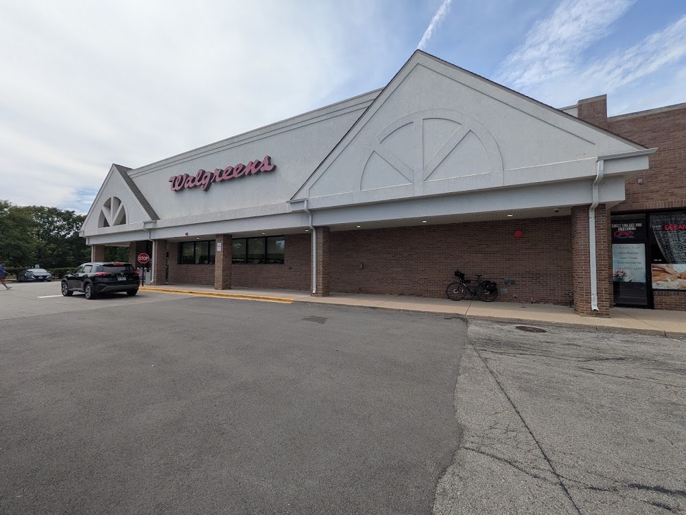 Dean's Dugout, tienda de TCG en Naperville