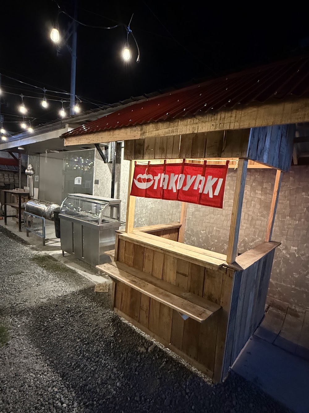 Decked Out Cafe