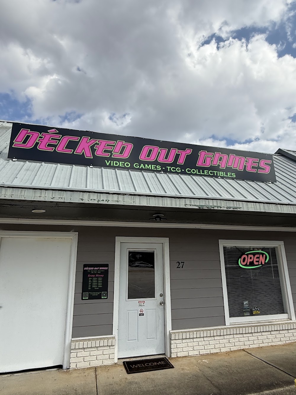 Decked Out Games LLC, tienda de TCG en Greer