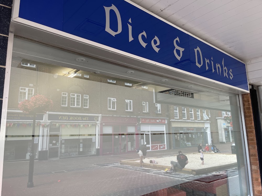 Dice & Drinks, tienda de TCG en Cuckfield