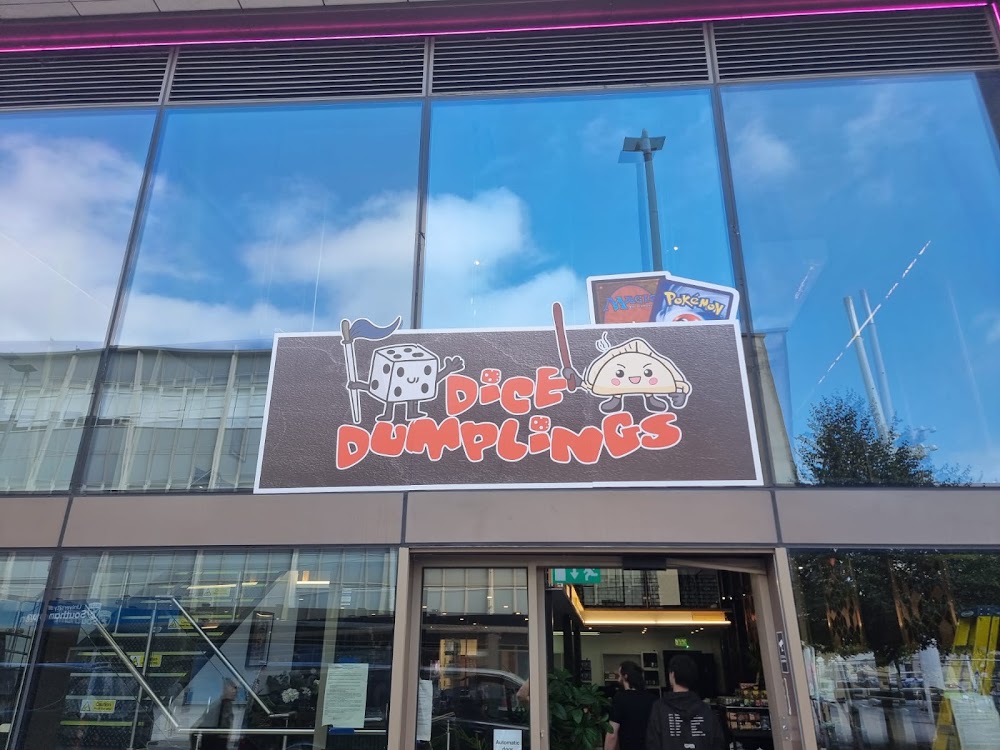 Dice & Dumplings, tienda de TCG en Southampton