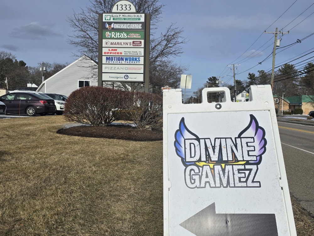 Divine Gamez, tienda de TCG en Walpole
