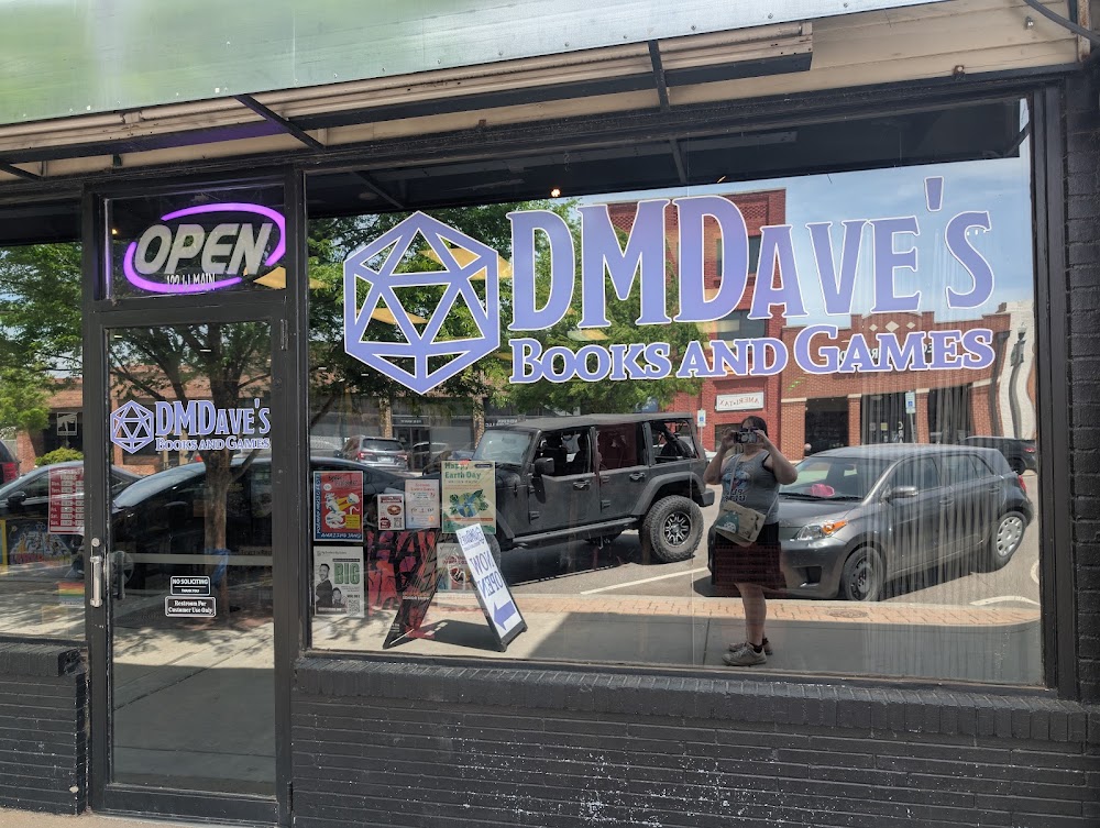 DMDave's Books and Games, tienda de TCG en Norman