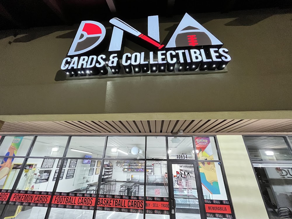 DNA Cards & Collectibles, tienda de TCG en Phoenix