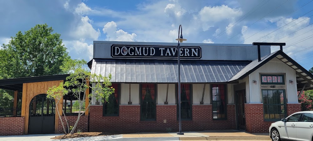 Dogmud Tavern, tienda de TCG en Ridgeland