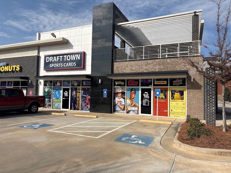 DRAFT TOWN SPORTS CARDS, a TCG store in Creekwood