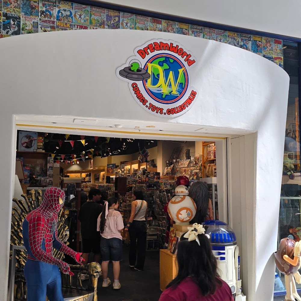 Dreamworld Collectibles, tienda de TCG en Ventura