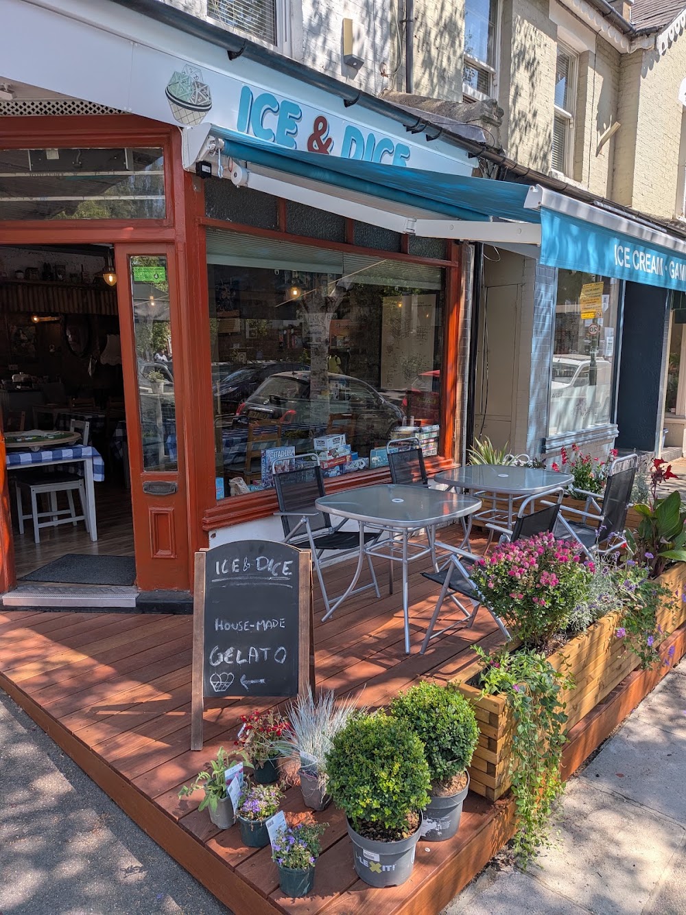 Drinks and Dice, tienda de TCG en London