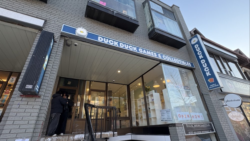 DUCK DUCK GAMES & COLLECTIBLES, tienda de TCG en Toronto