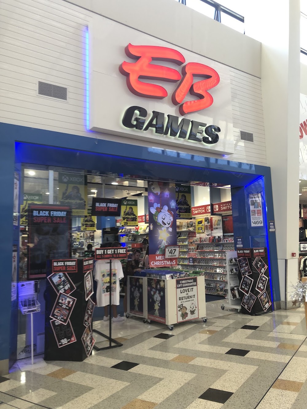 EB Games Robina, tienda de TCG en Robina