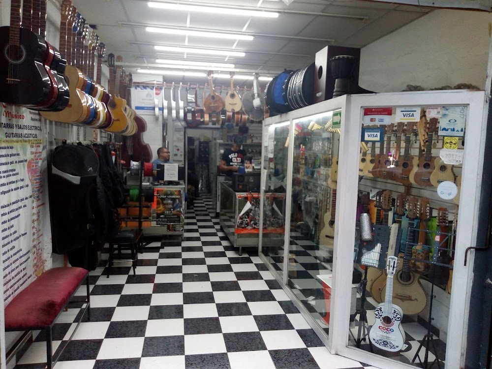 El Comodín del Músico, a TCG store in Ejido del Centro
