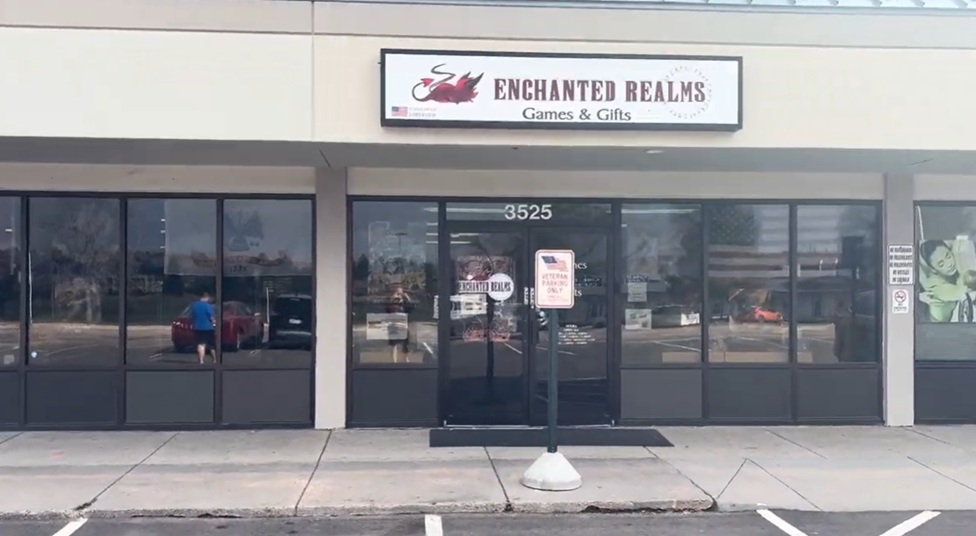 Enchanted Realms, tienda de TCG en Colorado Springs