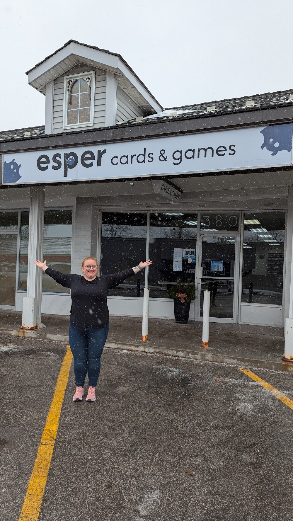 Esper Cards & Games, tienda de TCG en Toronto