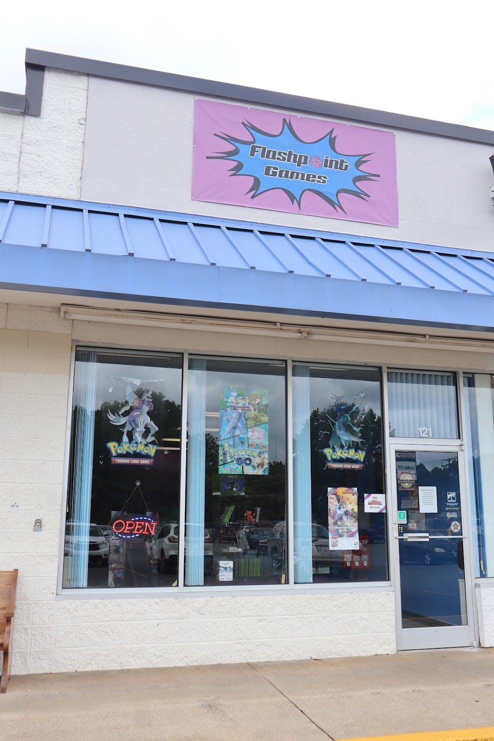 Flashpoint Games, tienda de TCG en Jonesville