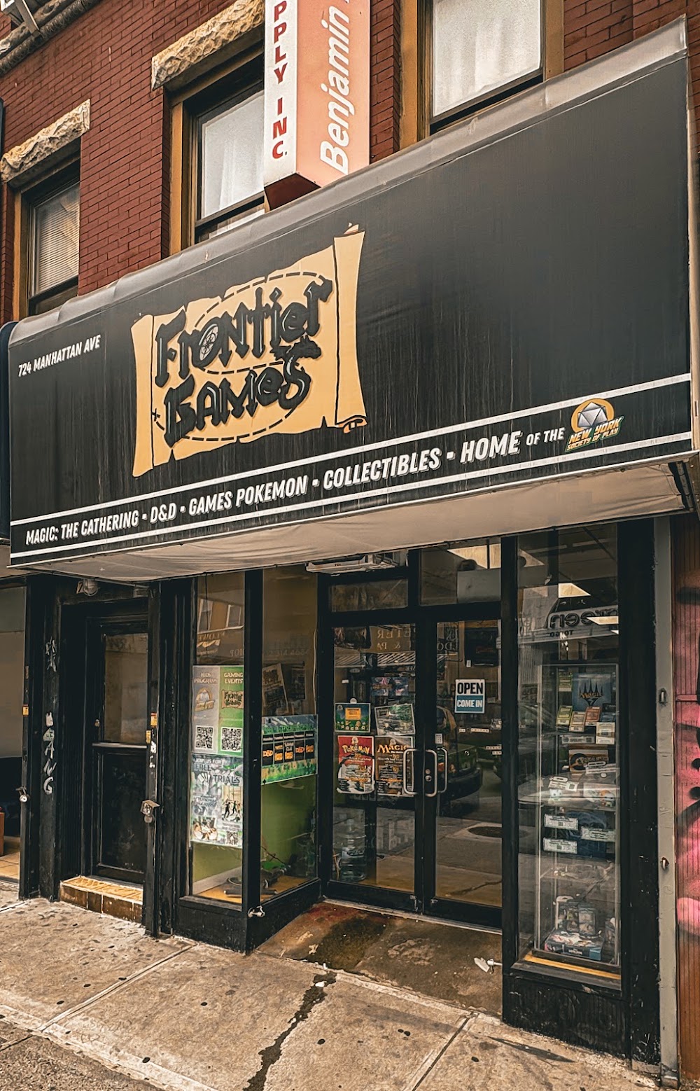 Frontier Games, tienda de TCG en Brooklyn