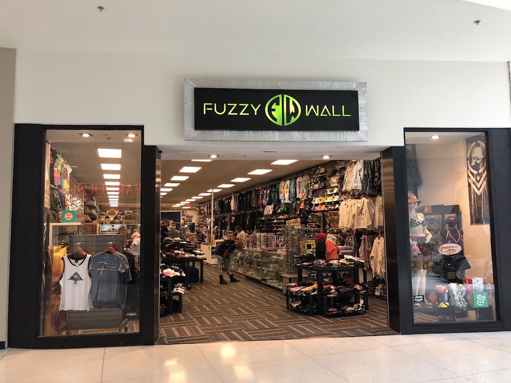 Fuzzy Wall, tienda de TCG en Camp Hill