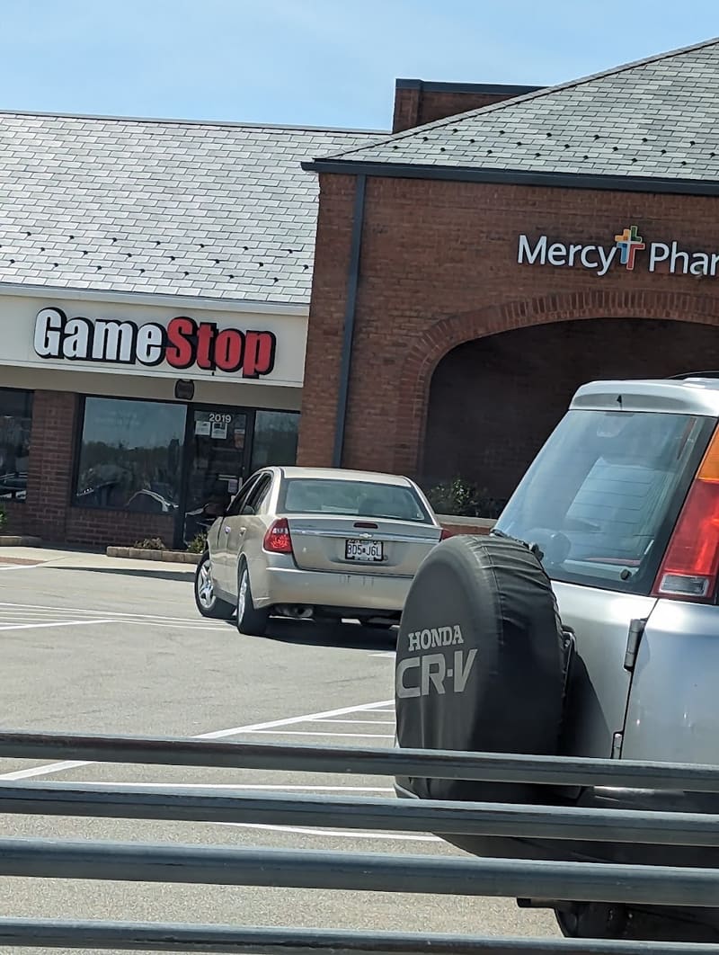 GameStop - 0436 - Bogey Hills Plaza, a TCG store in Saint Charles